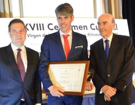 Entrega del premio de pintura a Jorge  Gallego 