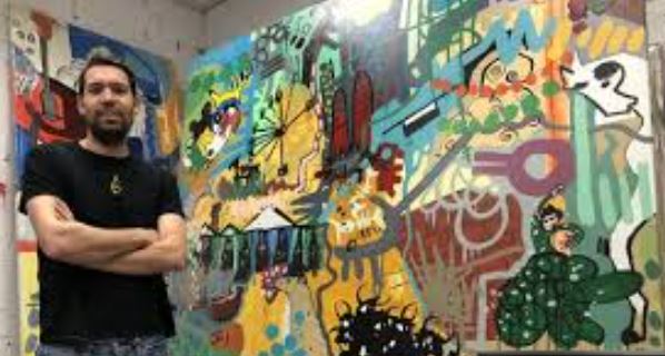 Rafaél López con sus creaciones abstractas y figurativas ha realizado un mural de cinco metros de largo por 80 centímetros de alto