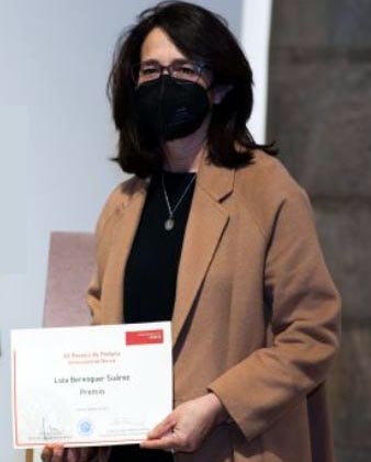 Entrega del 1º premio de 5.000 euros a Lola Berenguer Suárez (El Ejido, Almeria)