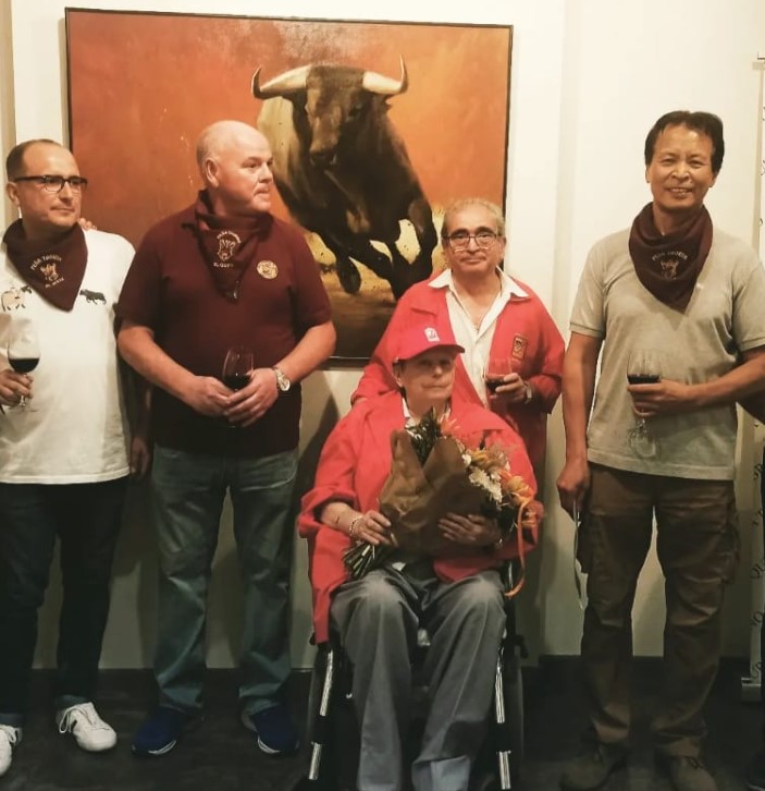 Pulsa para ampliar En el acto de entrega de los premios se ha rendido un homenaje a una de las socias, Maika. ¡Ánimo!