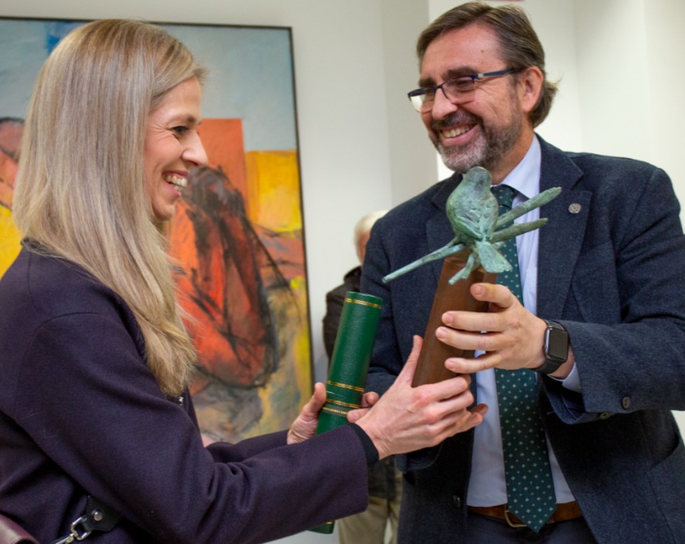 Entrega del 1º premio de 9.000 euros Lourdes Castro Cerón