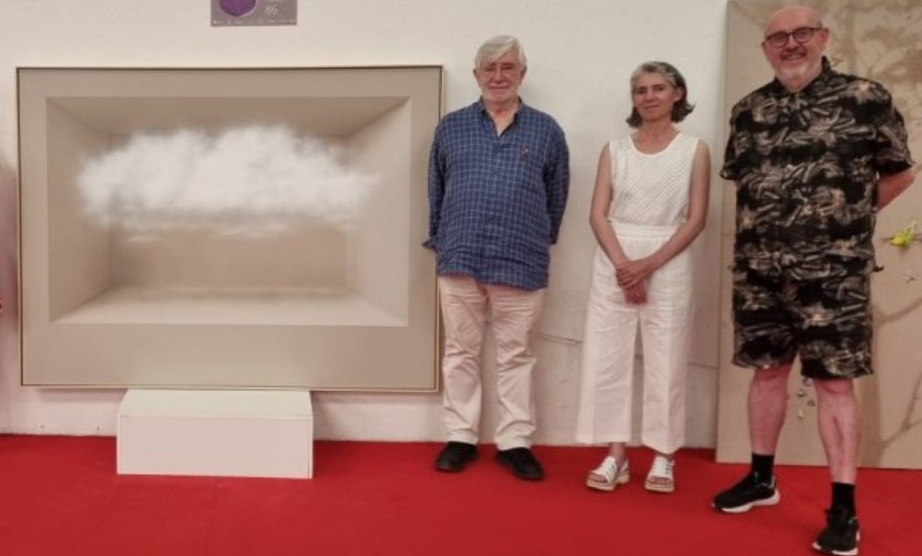 Pulsa para ampliar A la derecha tres del Jurado con la obra galardonada